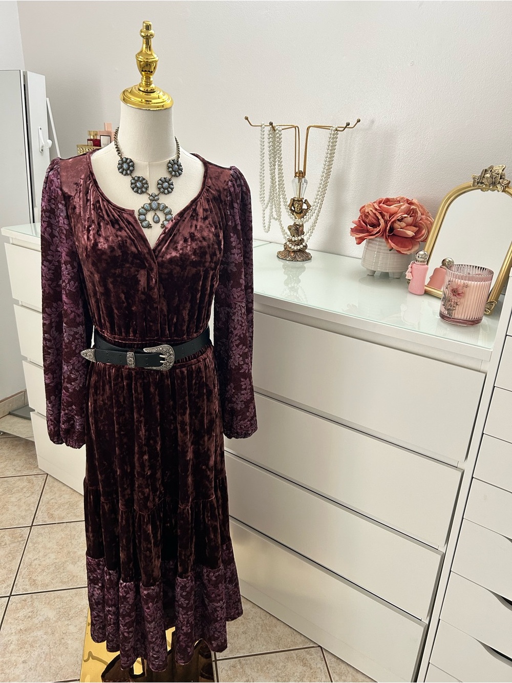FRYE AND CO. Crushed Velvet Long-Sleeve Midi Dress in Plum